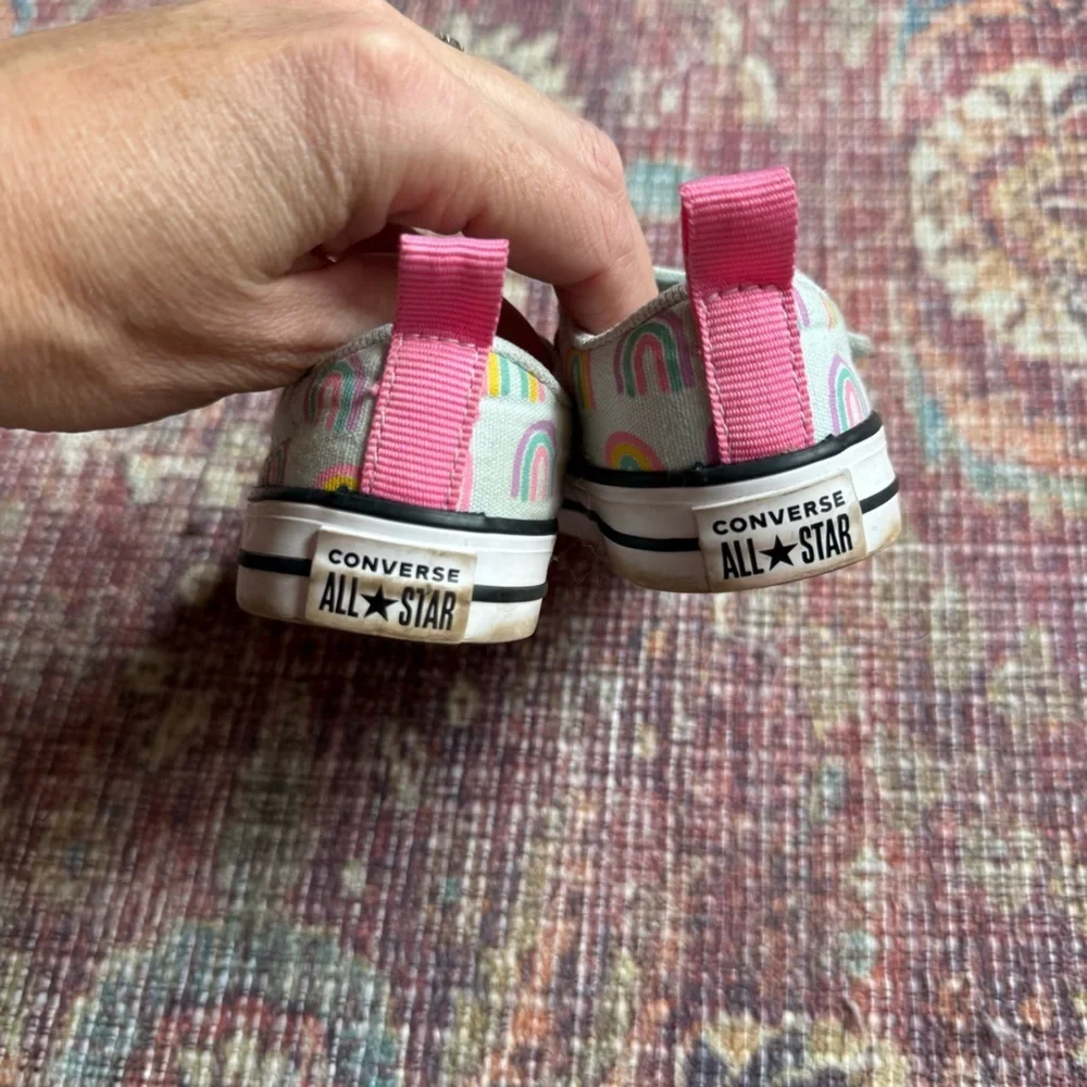 Converse infants size 4 Kids' Rainbow Sneakers - Pink and White